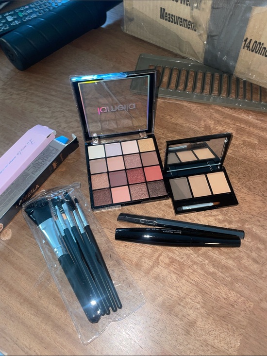 La mei la Other - La mei la Makeup Bundle: contour kit, eyeshadow, kit, brushes, mascara, eyeliner